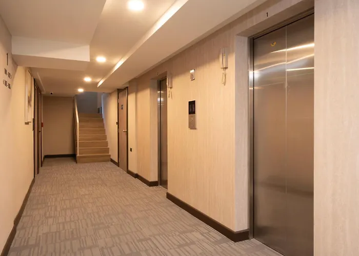 Surestay By Western Ramkhamhaeng Airport Rail Link