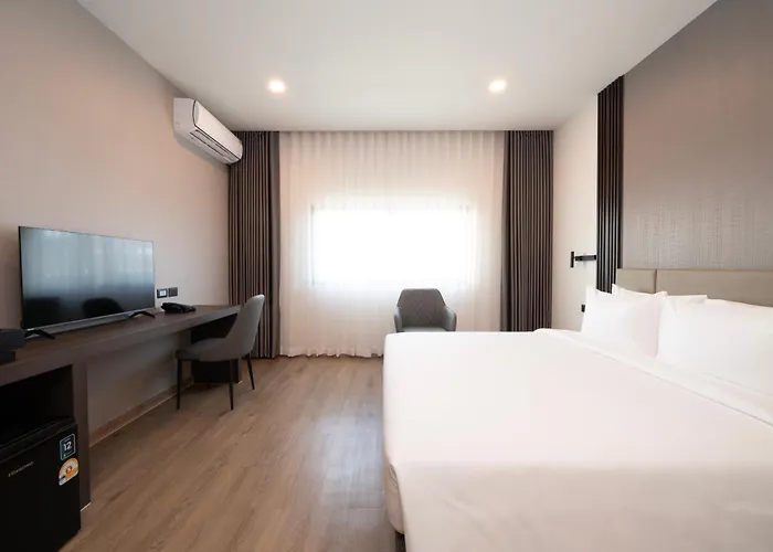 Surestay By Western Ramkhamhaeng Airport Rail Link Hotel 4*
