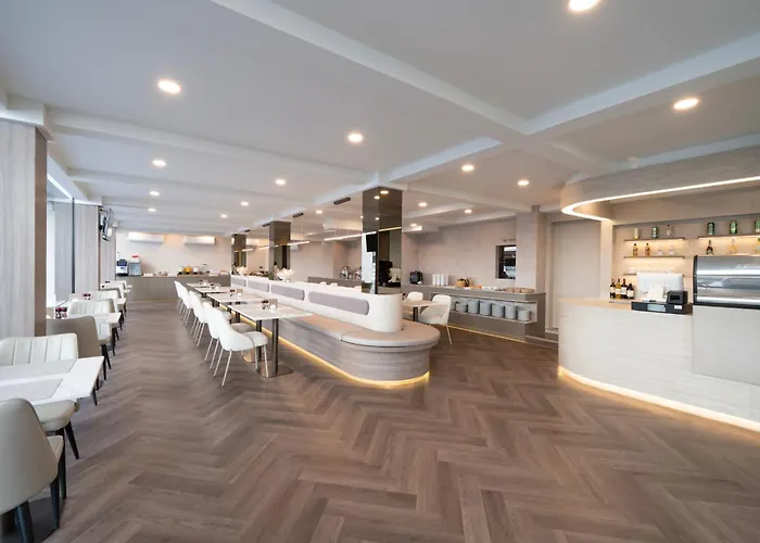 Surestay By Western Ramkhamhaeng Airport Rail Link 4*